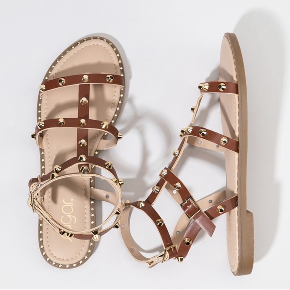 🤎New Francesca’s  Sugar Studded Gladiator Cognac And Gold Tone Stud Sandals🤎 - Picture 4 of 6